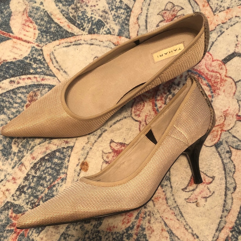 Tahari Women's Elegant Tan Heels